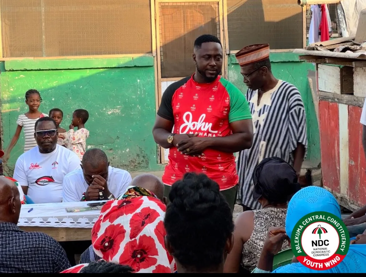 Edwin Elikem Amenyeawu addressing a community meeting in Ablekuma Central